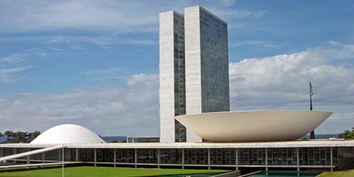 Entrega do pré-sal às multinacionais continua na pauta da Câmara